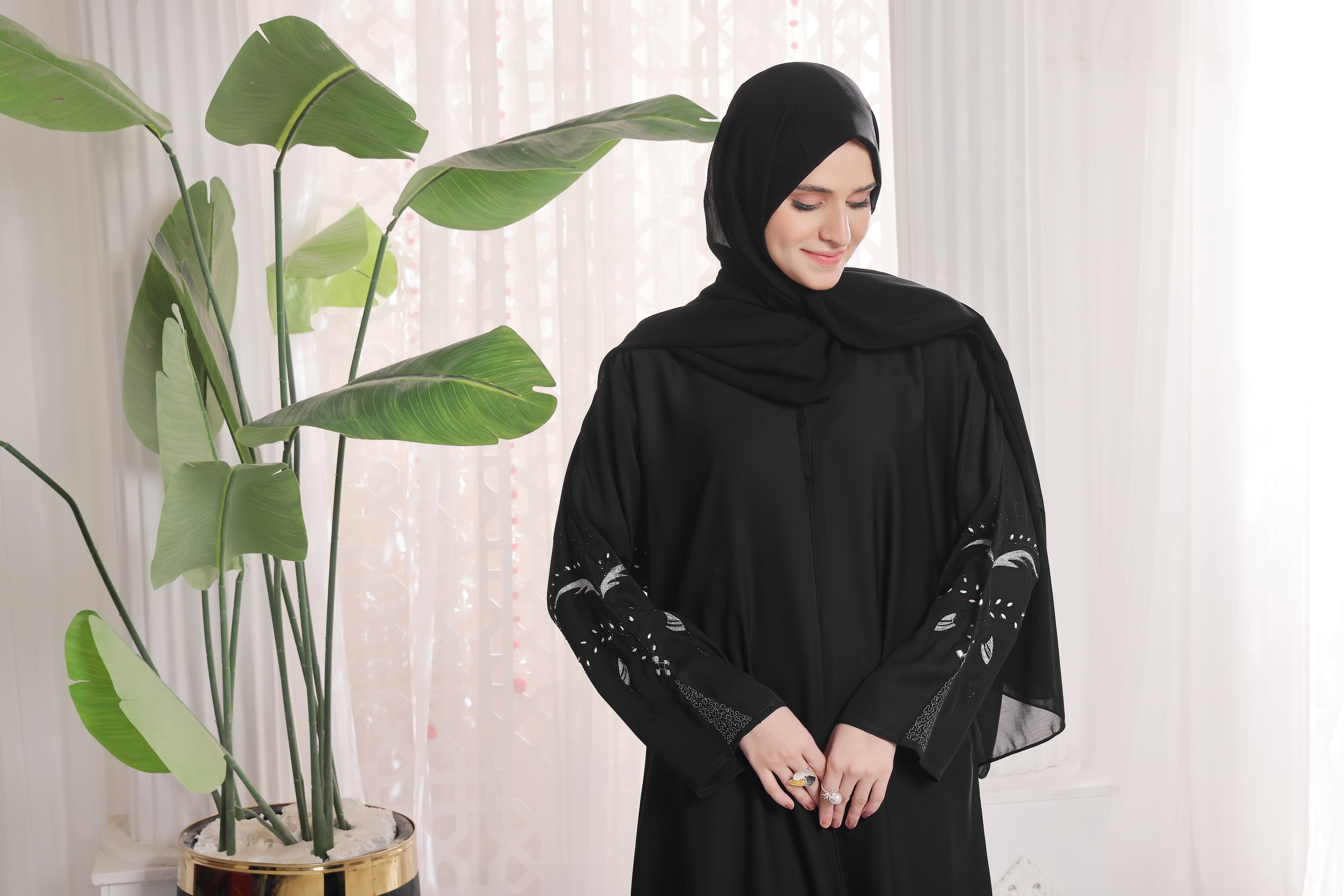 Sughra Abaya