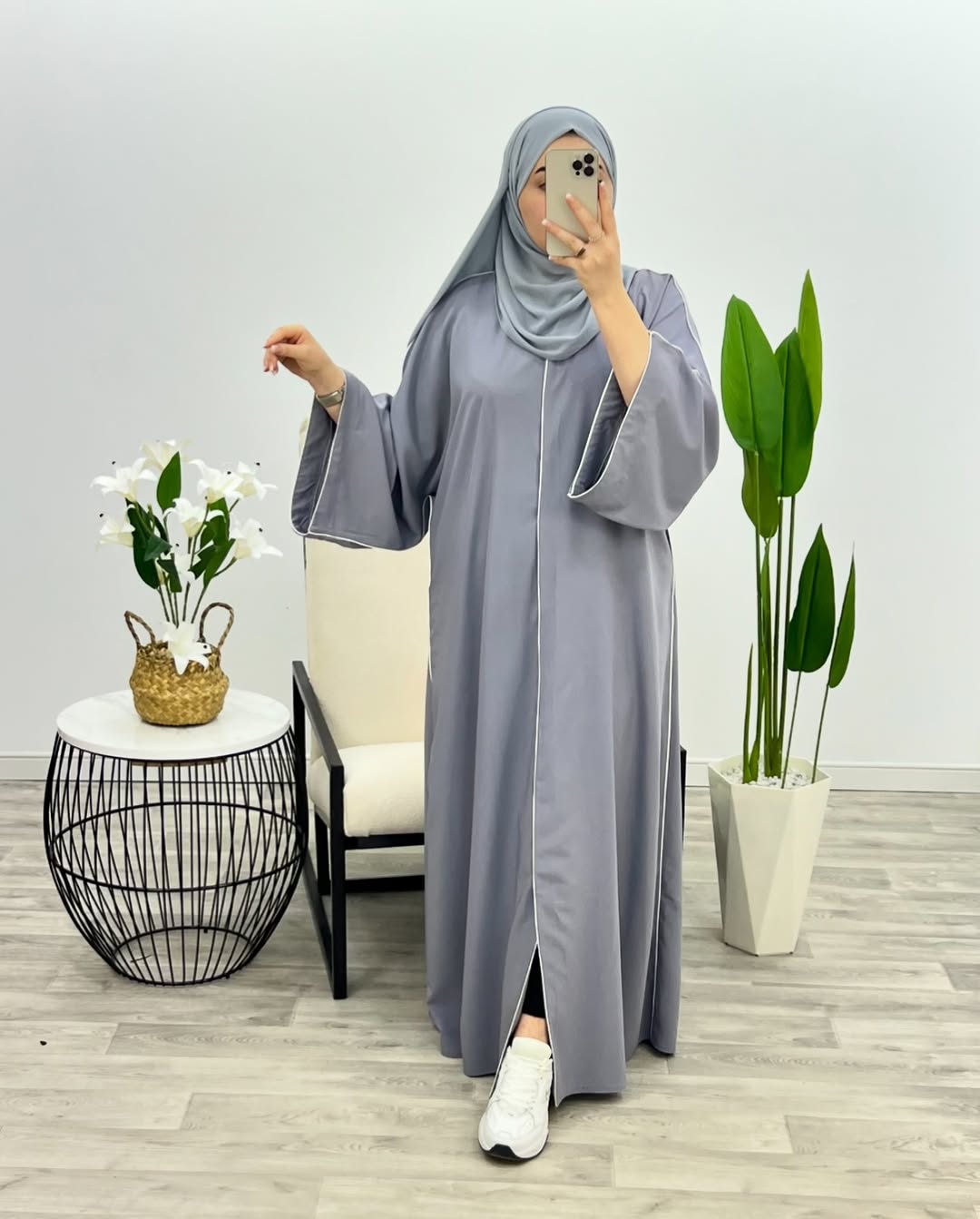 “Grey Premium Double Piping Front-Open Abaya with Matching Scarf – Highly Recommended”