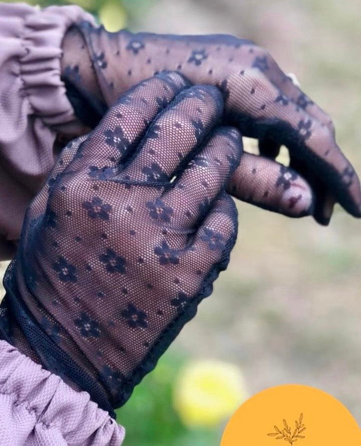 Hand gloves