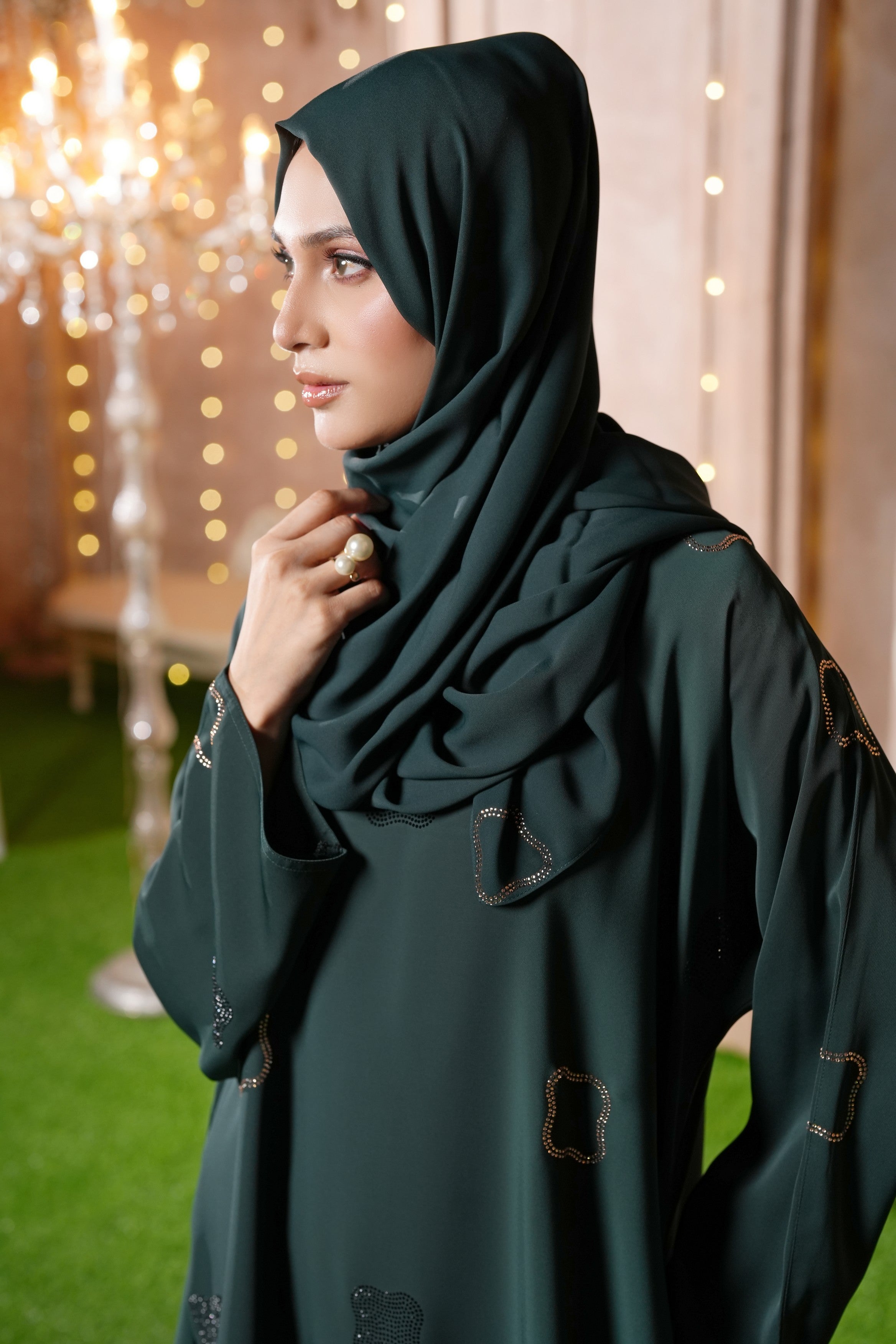 Muneeza Abaya