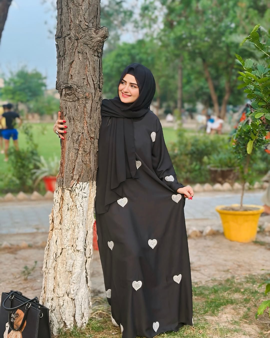 Maxi Style Premium High Quality Embroidered ‘Heart’ Abaya With Scarf