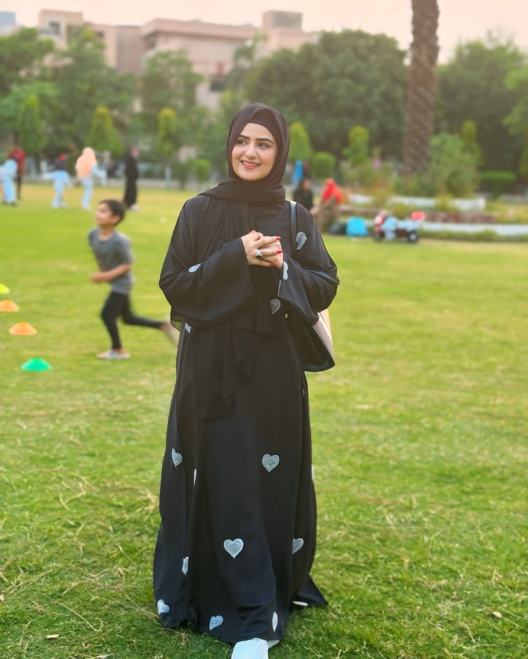 Maxi Style Premium High Quality Embroidered ‘Heart’ Abaya With Scarf