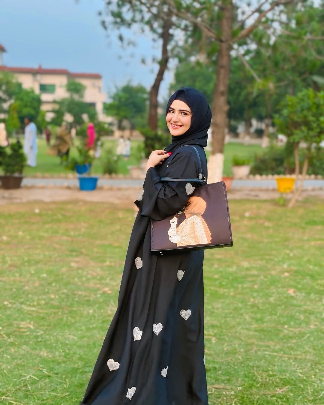 Maxi Style Premium High Quality Embroidered ‘Heart’ Abaya With Scarf