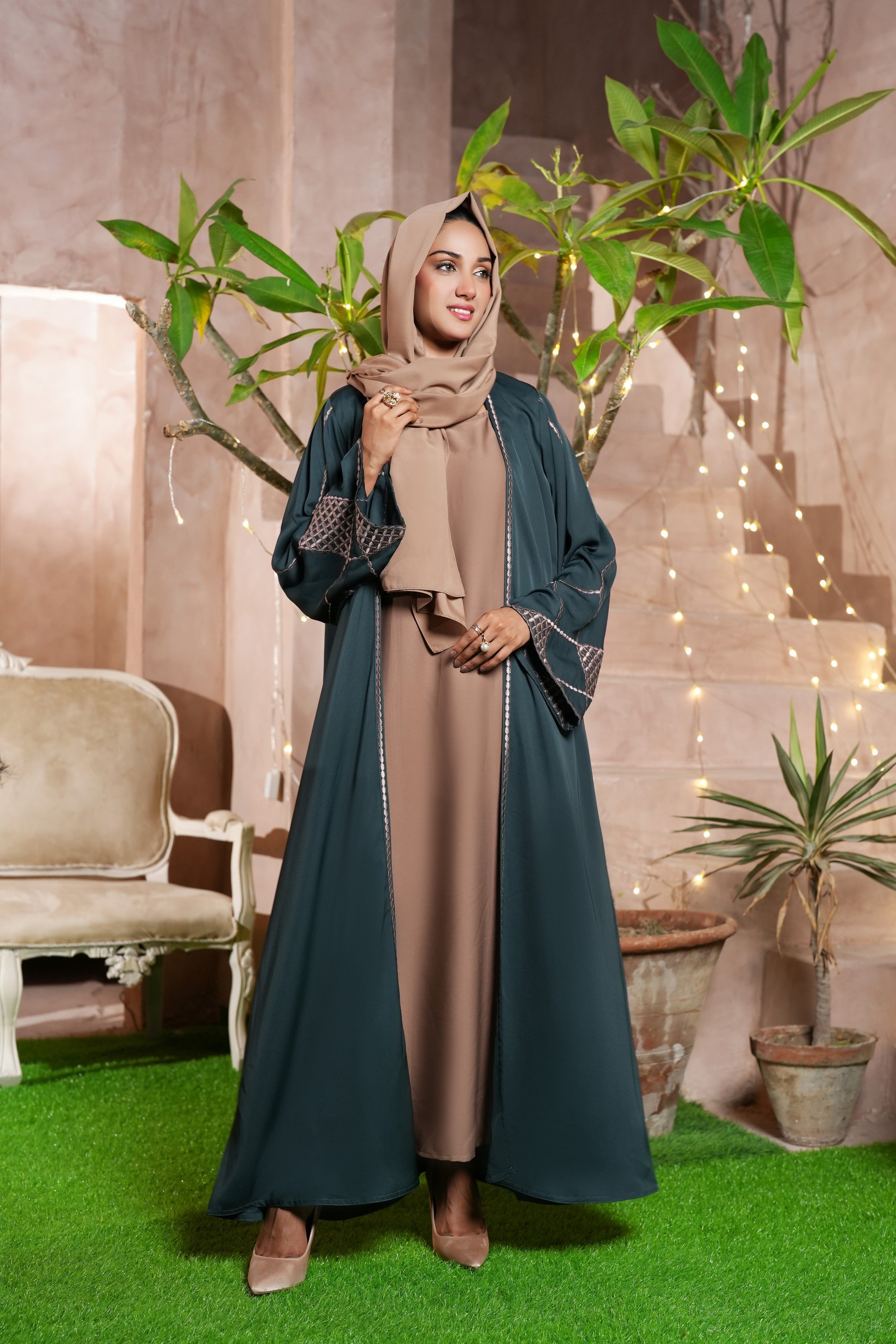 Nazli Abaya