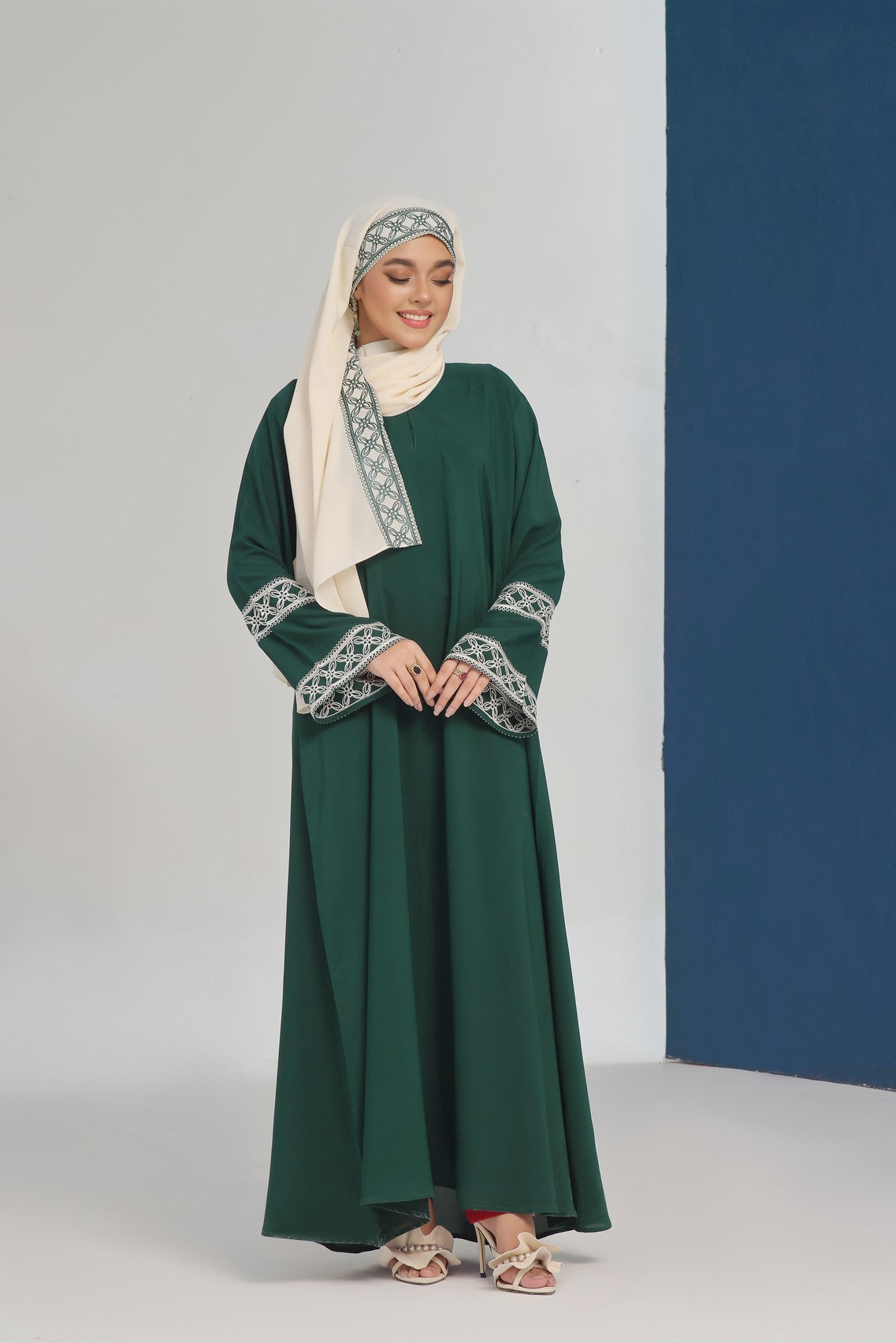 Noora Abaya