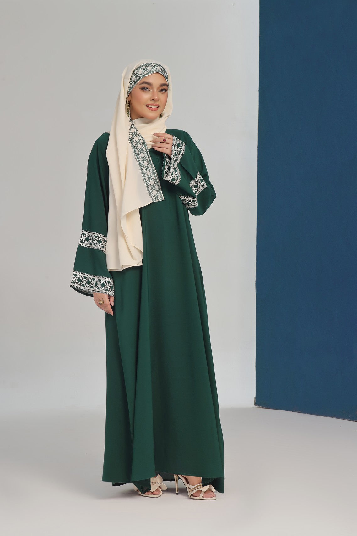 Noora Abaya