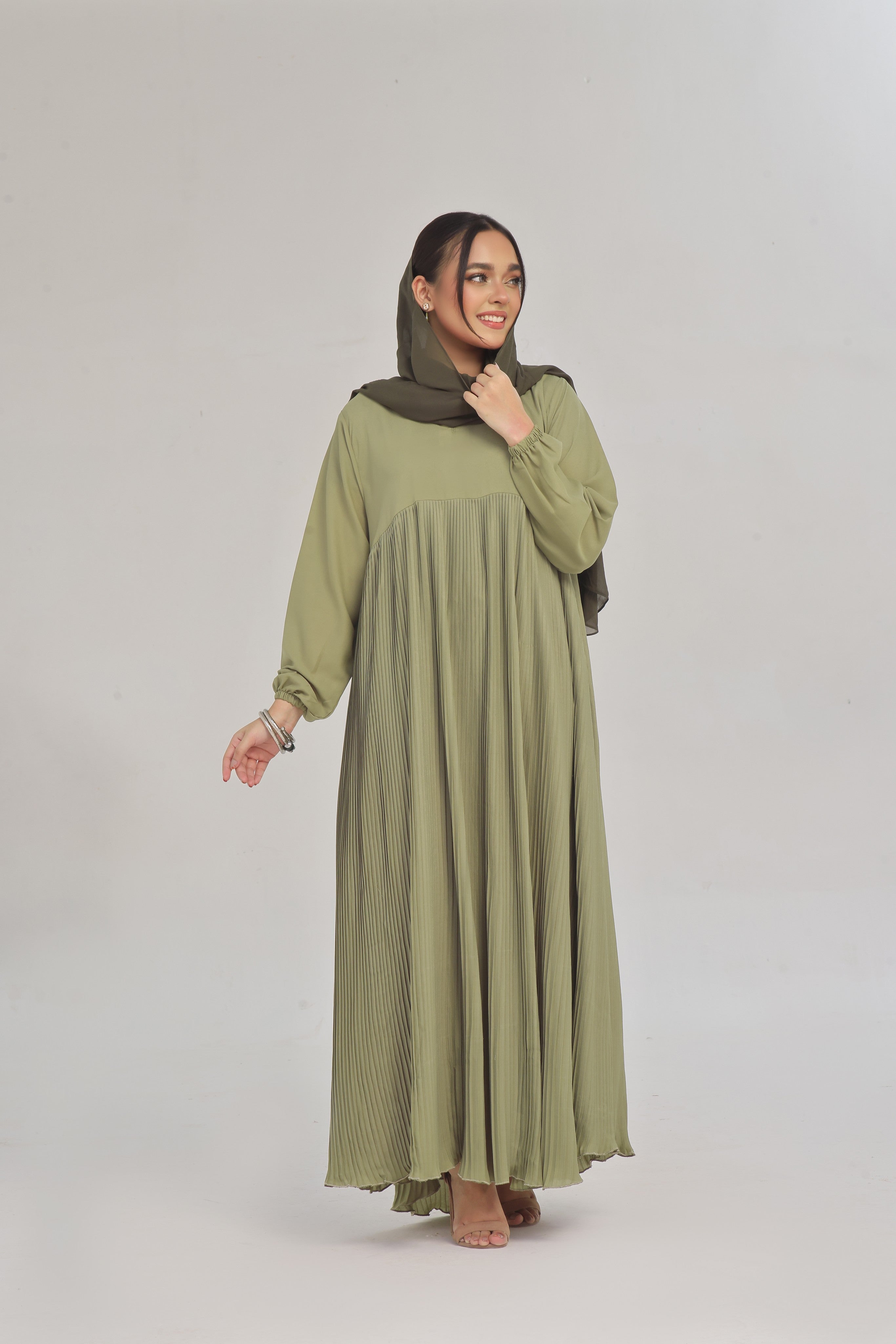 Zarlish Abaya