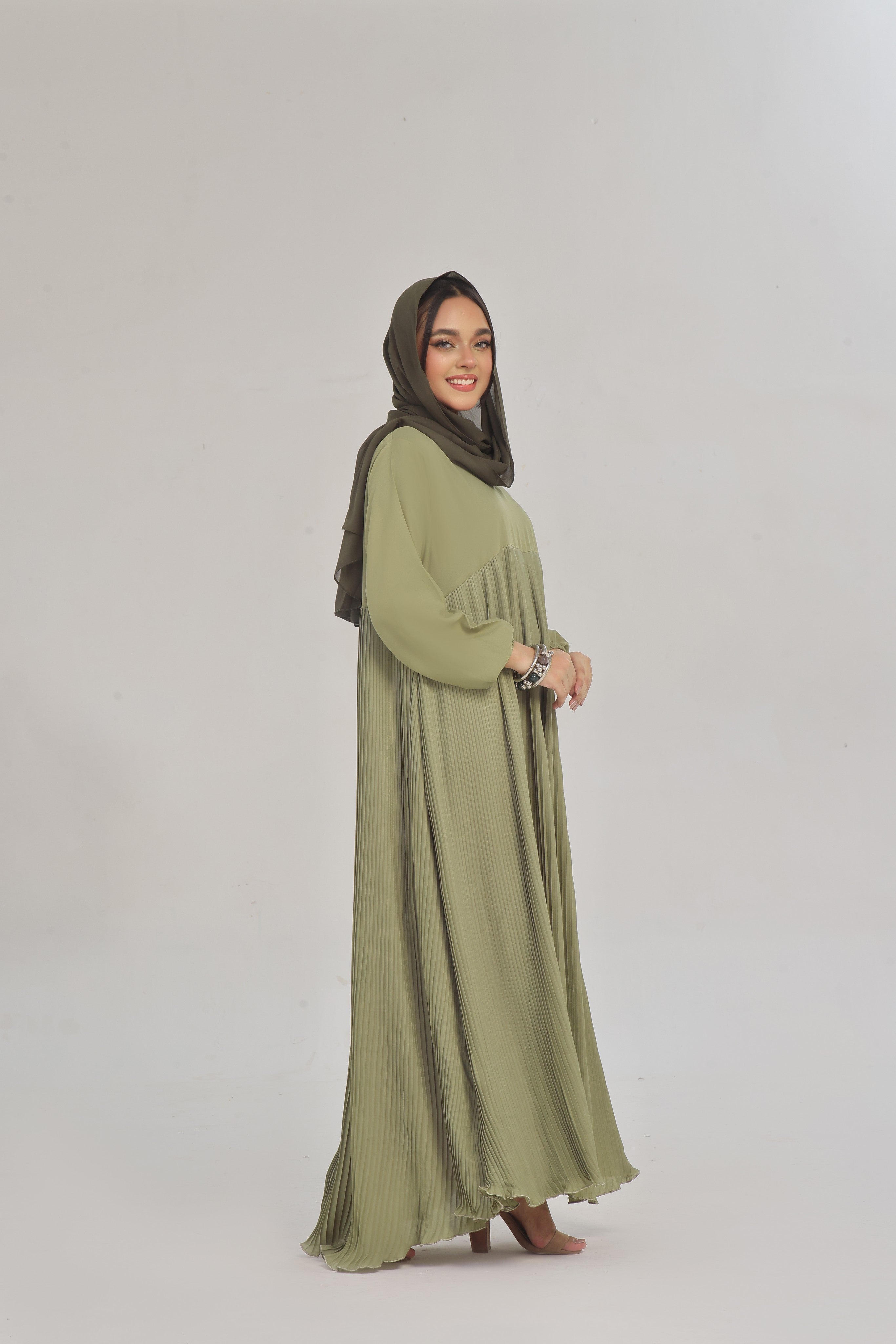 Zarlish Abaya