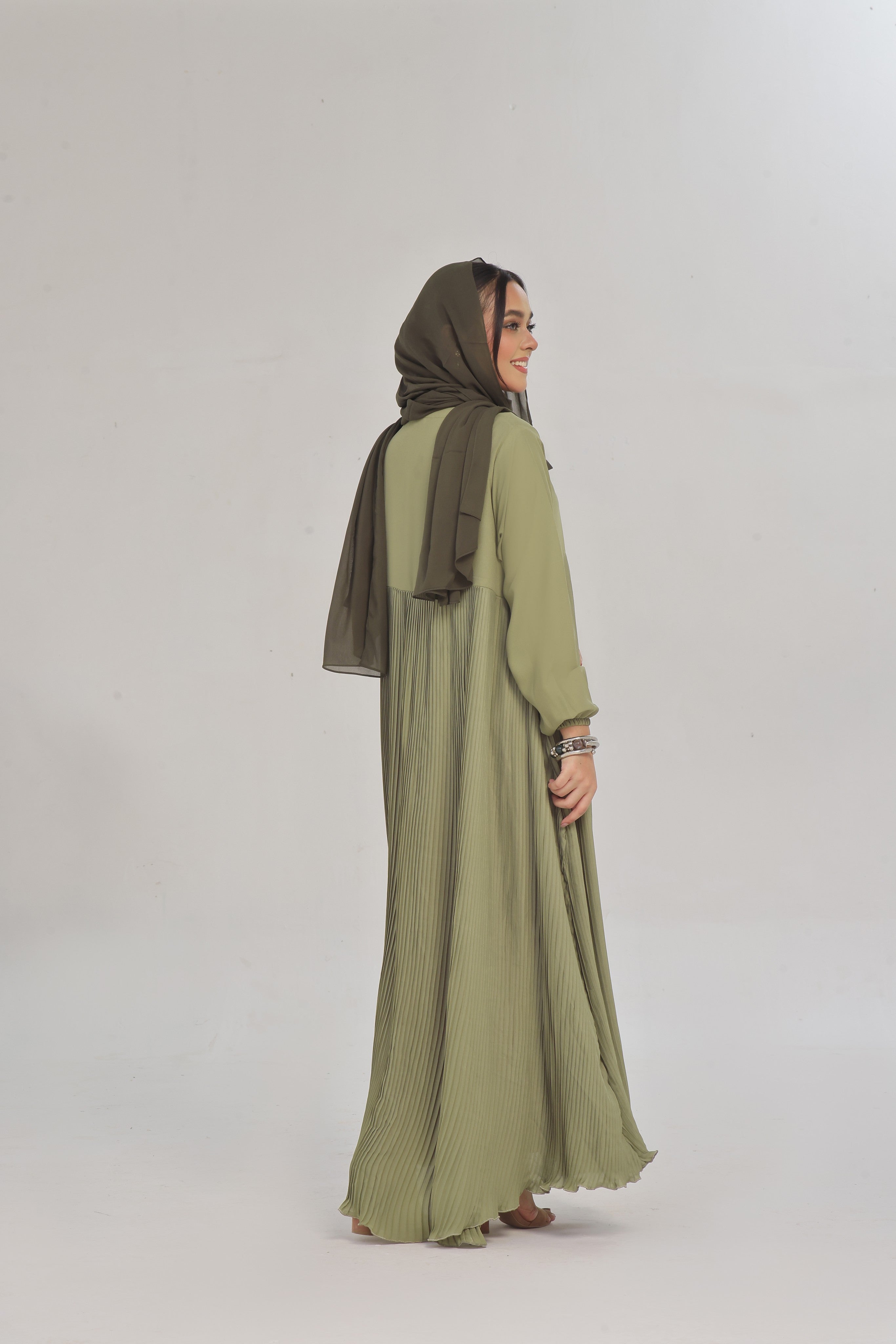 Zarlish Abaya