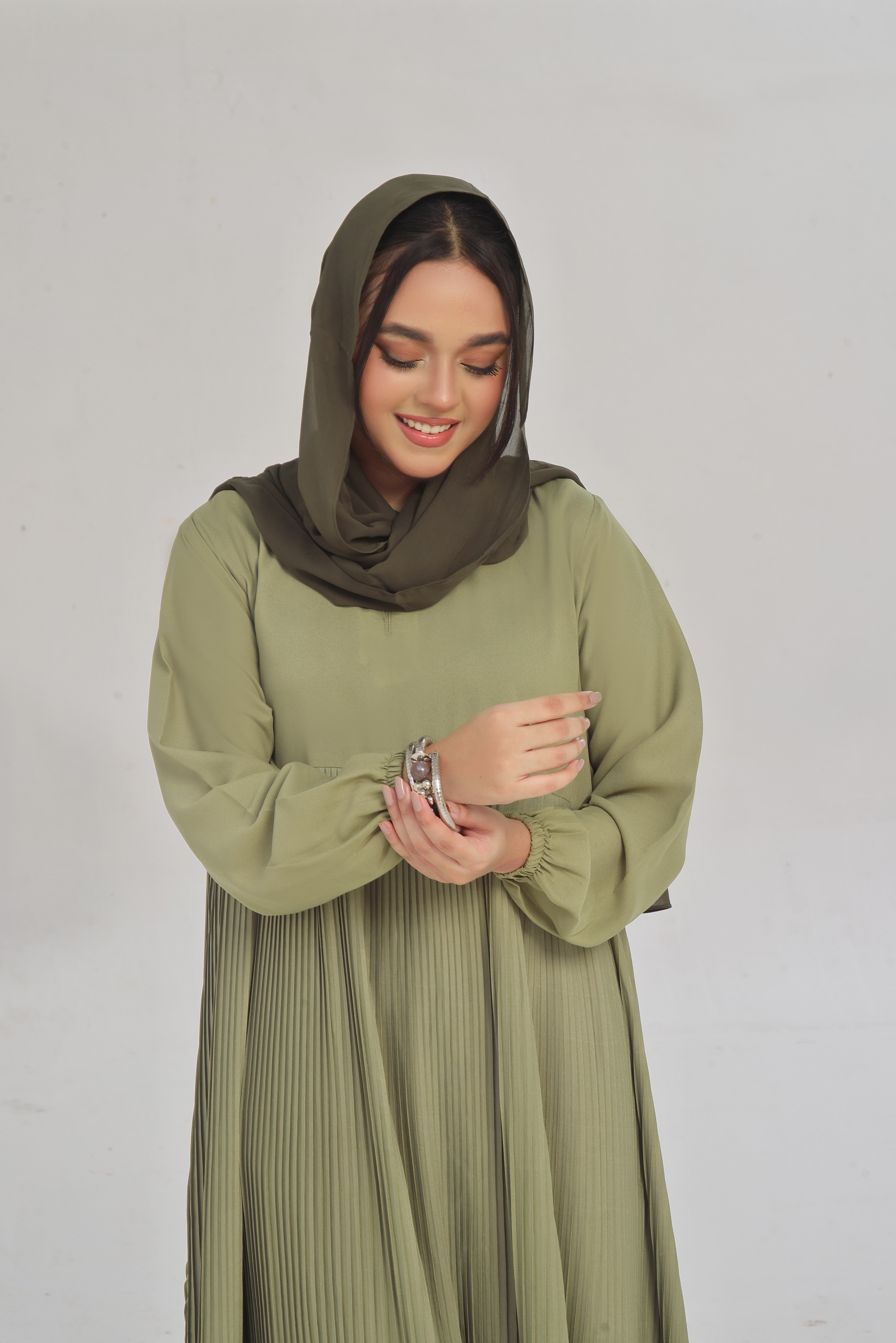 Zarlish Abaya